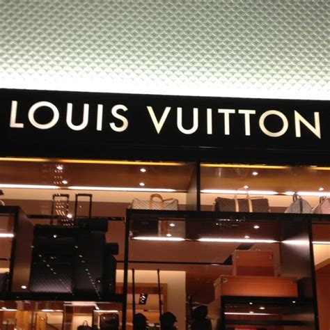 louis vuitton vegas hours|louis vuitton appointment.